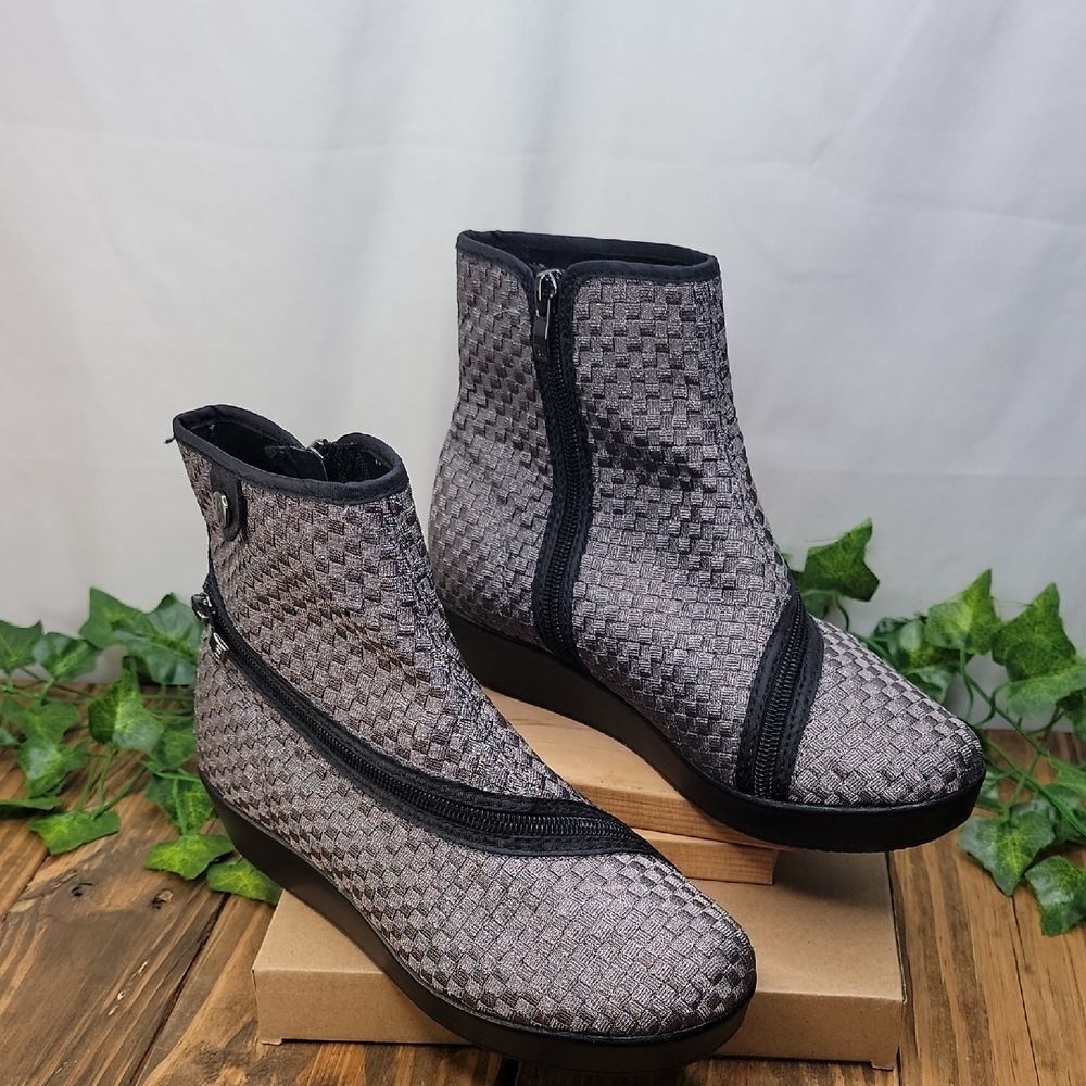 Bernie Mev. Women's Ankle Boots. Size 38 (7.5-8 US). Like New